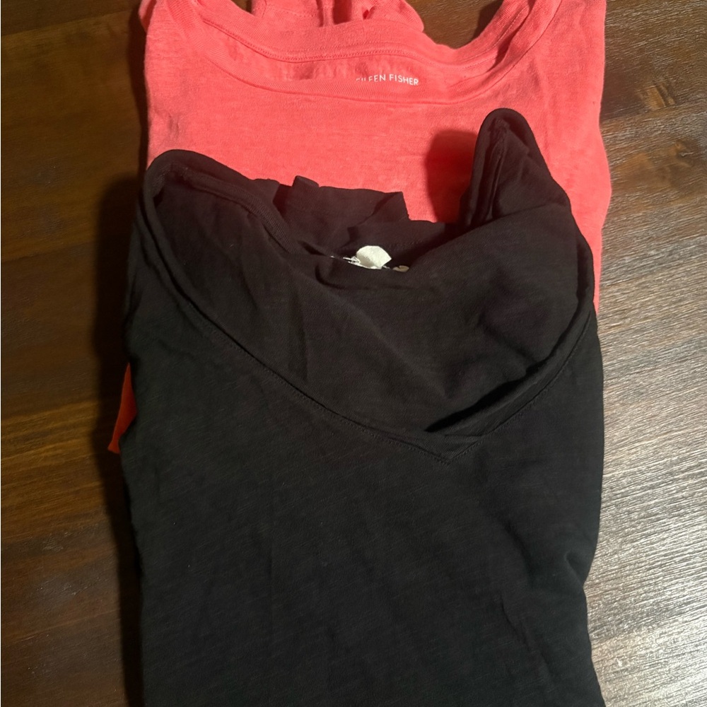 Lot of 2 Eileen Fisher Woman’s organic Cotton Blk and Salmon Linen  Tees